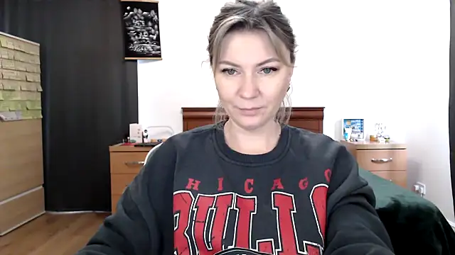 Snapshot of ParadiseAlina chatting on February 2026 02:36:02 PM ParadiseAlina online show from February 2026 02:36:02 PM