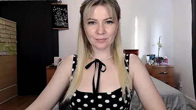 ParadiseAlina online show from April 2026 06:53:02 PM