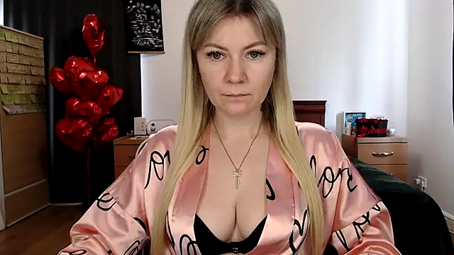 Snapshot of ParadiseAlina chatting on February 2026 01:44:02 PM ParadiseAlina online show from February 2026 01:44:02 PM