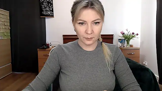 Snapshot of ParadiseAlina chatting on January 2026 03:27:01 PM ParadiseAlina online show from January 2026 03:27:01 PM