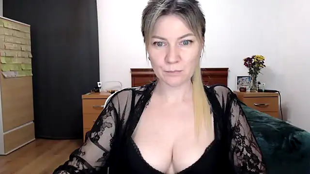 ParadiseAlina online show from November 2025 08:24:01 PM