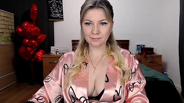 Snapshot of ParadiseAlina chatting on February 2026 06:07:02 PM ParadiseAlina online show from February 2026 06:07:02 PM