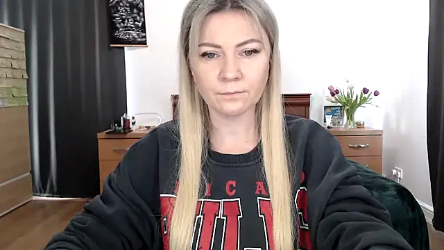 Snapshot of ParadiseAlina chatting on January 2026 02:31:02 PM ParadiseAlina online show from January 2026 02:31:02 PM