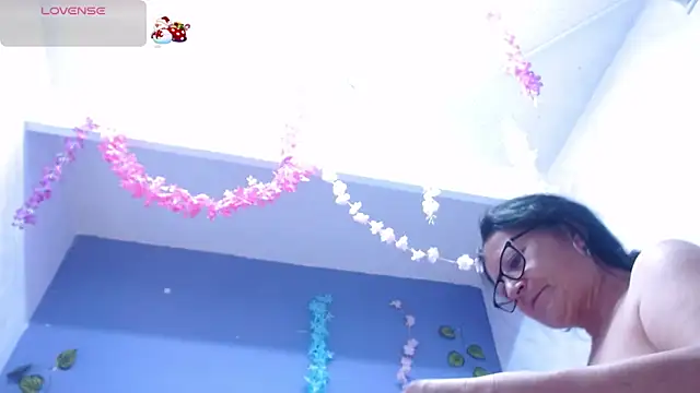 Snapshot of andrealopezcm101 chatting on December 2025 12:18:02 PM andrealopezcm101 online show from December 2025 12:18:02 PM