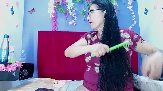 andrealopezcm101 online show from September 2025 11:26:02 AM