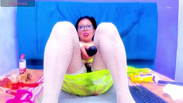 andrealopezcm101 online show from June 2026 11:39:01 PM