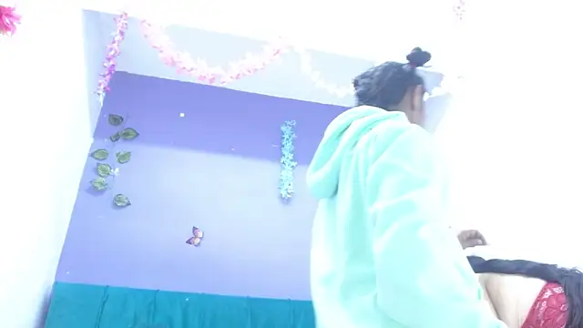 andrealopezcm101 online show from November 2025 11:33:01 AM