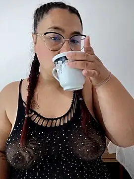 Freyacooper online show from November 2025 11:43:02 AM