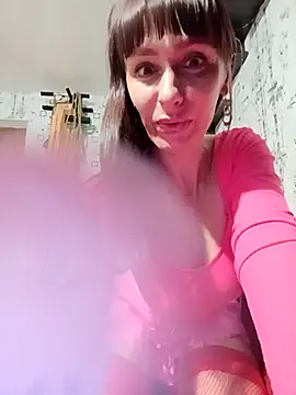 Lietta  online show from April 2026 07:09:01 PM