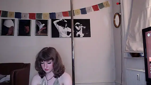 Snapshot of Divine_Dine chatting on September 2025 06:18:02 PM Divine Dine online show from September 2025 06:18:02 PM