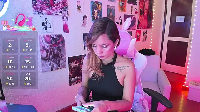 Snapshot of sakuraa_of chatting on September 2025 12:33:02 PM sakuraa of online show from September 2025 12:33:02 PM