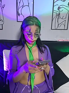Clawd hot online show from October 2025 09:27:01 PM