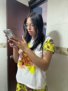 Snapshot of Clawd_hot chatting on November 2025 04:08:01 PM Clawd hot online show from November 2025 04:08:01 PM