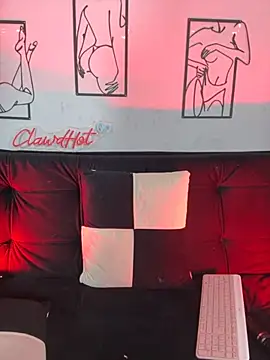 Snapshot of Clawd_hot chatting on November 2025 01:44:02 PM Clawd hot online show from November 2025 01:44:02 PM