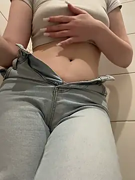 Cumonmme online show from February 2026 10:10:02 PM