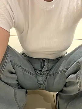 Cumonmme online show from October 2025 09:14:01 PM