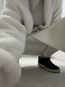 Cumonmme online show from November 2025 08:09:01 PM