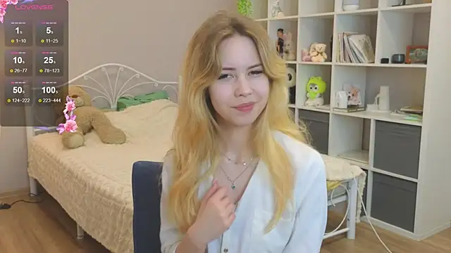 Snapshot of Wendy_Cutie chatting on September 2025 04:24:01 PM Wendy Cutie online show from September 2025 04:24:01 PM