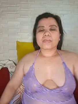 Snapshot of hotlyn45 chatting on April 2026 06:14:01 AM hotlyn45 online show from April 2026 06:14:01 AM