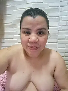 hotlyn45 online show from November 2025 01:49:01 AM