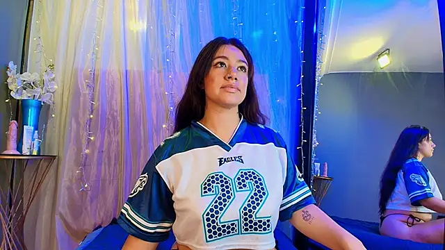 Shalyn Lux online show from November 2025 03:11:01 AM