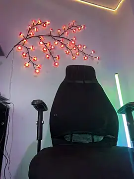 Amelia laurent online show from April 2026 11:01:02 PM