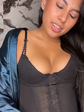 Snapshot of BrunetteBliss69 chatting on February 2026 02:44:02 AM BrunetteBliss69 online show from February 2026 02:44:02 AM