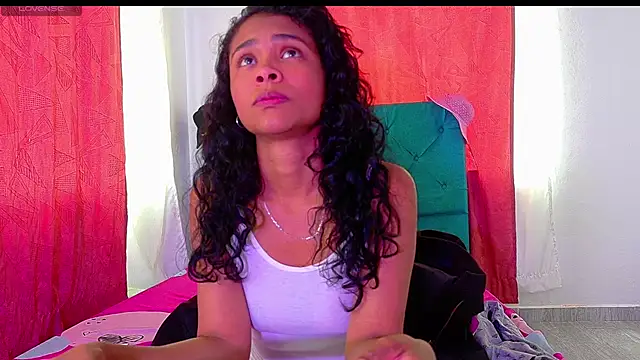 Snapshot of Kristall_06 chatting on June 2026 04:30:01 PM Kristall 06 online show from June 2026 04:30:01 PM