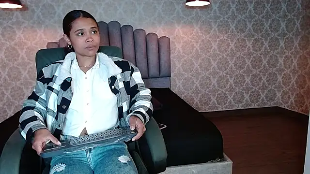 Kristall 06 online show from October 2025 03:19:02 AM