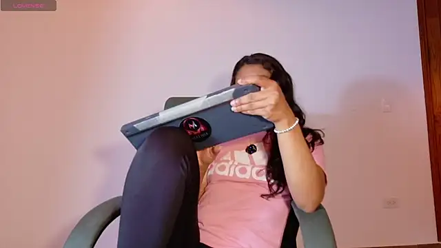 Kristall 06 online show from November 2025 02:23:02 AM