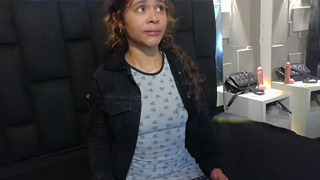 Kristall 06 online show from November 2025 06:34:01 PM