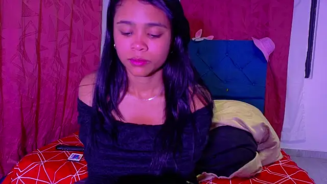 Snapshot of Kristall_06 chatting on June 2026 03:37:01 AM Kristall 06 online show from June 2026 03:37:01 AM