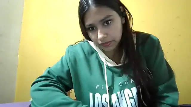 Snapshot of zairabreze chatting on September 2025 12:50:01 PM zairabreze online show from September 2025 12:50:01 PM