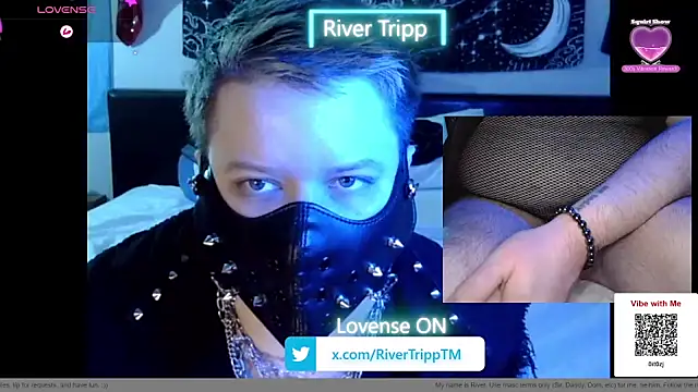 Snapshot of RiverTripp chatting on June 2026 01:22:02 AM RiverTripp online show from June 2026 01:22:02 AM