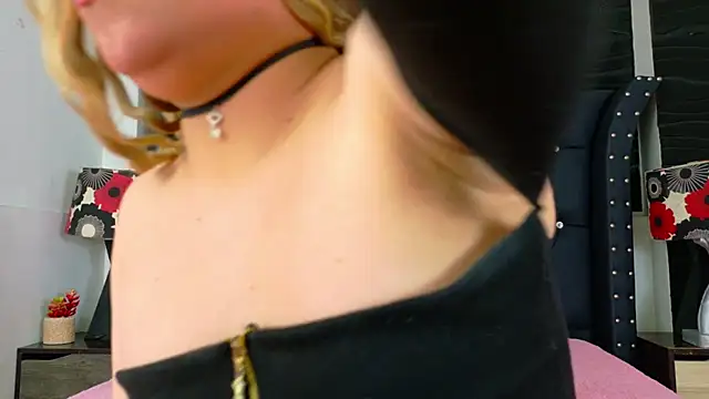 Keysha Queen  online show from September 2025 12:31:02 PM