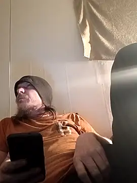 Snapshot of Poundtown1226 chatting on February 2026 12:29:02 AM Poundtown1226 online show from February 2026 12:29:02 AM