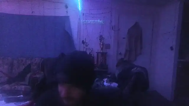 Snapshot of Poundtown1226 chatting on January 2026 12:37:01 AM Poundtown1226 online show from January 2026 12:37:01 AM