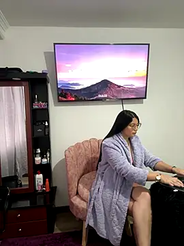 Zui Rouse online show from October 2025 10:58:02 AM
