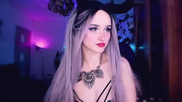 Snapshot of MistressJolie chatting on September 2025 06:41:02 AM MistressJolie online show from September 2025 06:41:02 AM