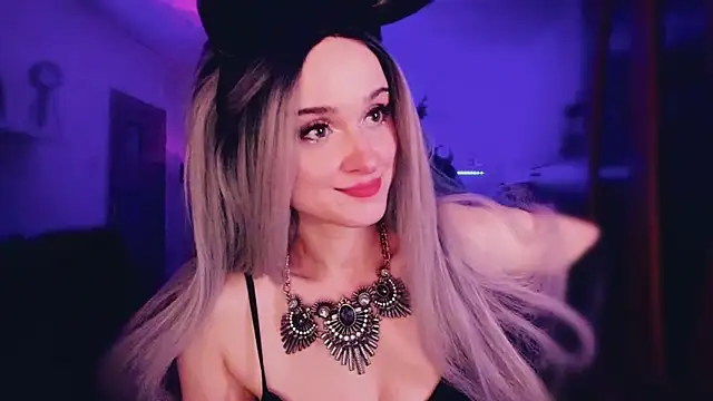 MistressJolie online show from December 2025 07:40:01 AM