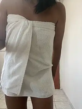 Katianesantos online show from November 2025 08:50:01 AM