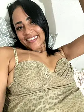 Katianesantos online show from October 2025 10:22:02 PM