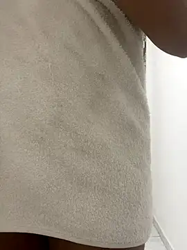 Katianesantos online show from November 2025 08:18:02 AM