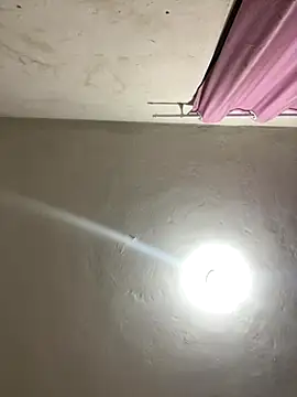 Katianesantos online show from October 2025 11:06:01 PM