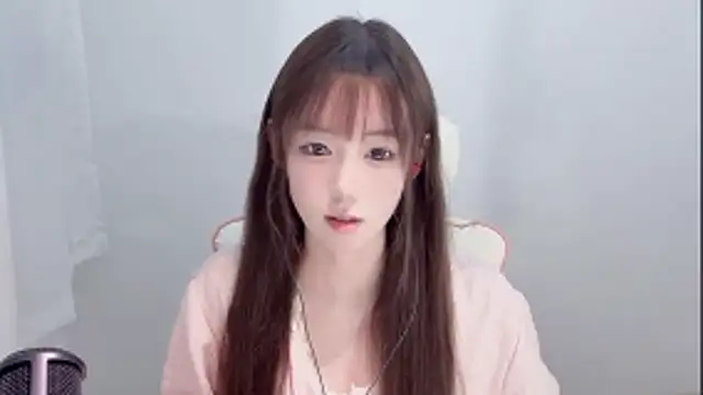Xiao-runbao online show from October 2025 01:21:02 PM
