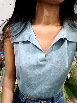 Daizy Shah online show from February 2026 03:23:02 PM