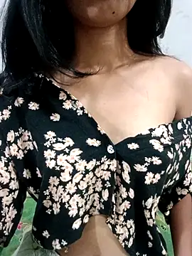 Daizy Shah online show from February 2026 06:37:02 PM