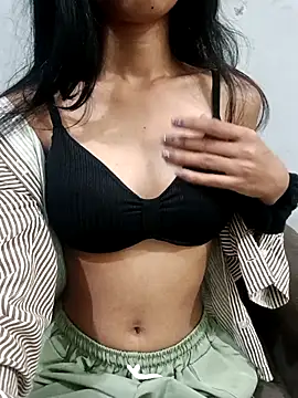 Daizy Shah online show from January 2026 04:10:02 PM