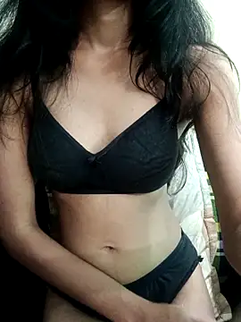 Daizy Shah online show from November 2025 02:26:01 AM