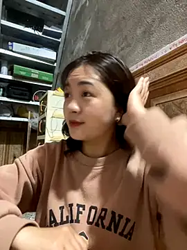 Lonnina online show from November 2025 01:21:01 AM